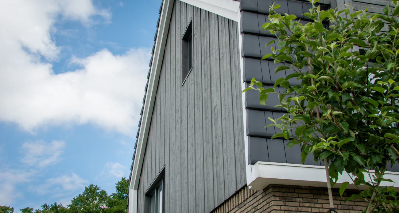Verticale gevelbekleding hout
