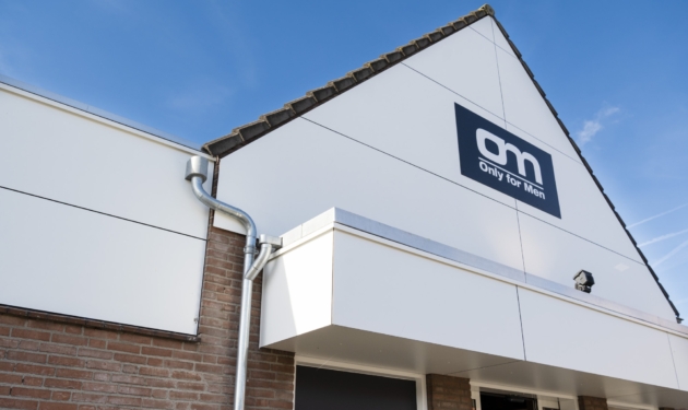 Waalwijk, pand Only For Men, Massief NT, kunststof gevelbekleding